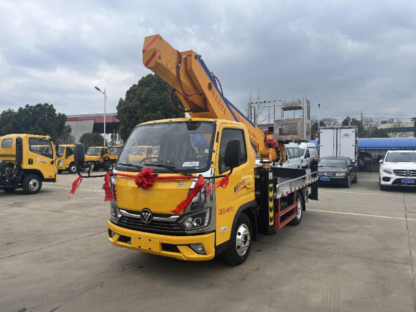 國(guó)六  福田奧鈴27米高 空 作 業(yè) 車